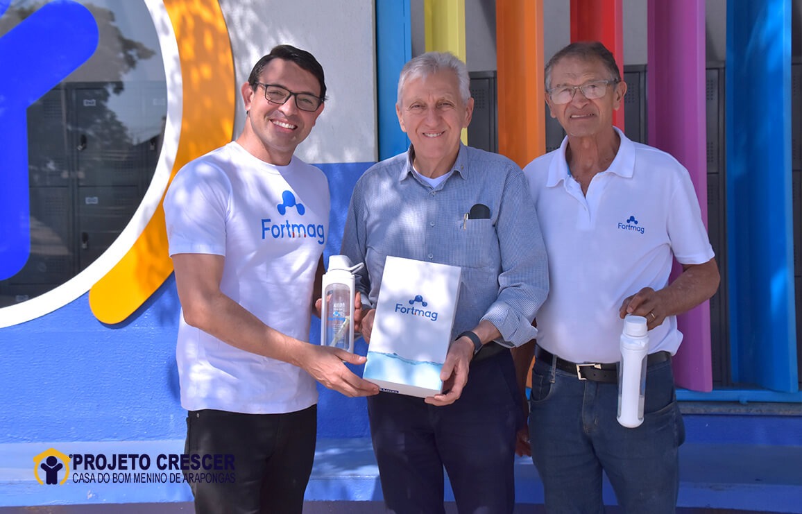 A empresa Fortmag doou e instalou cinco aparelhos de correção do PH da água para o Projeto Crescer. A empresa Fortmag doou e instalou cinco aparelhos de correção do PH da água para o Projeto Crescer.