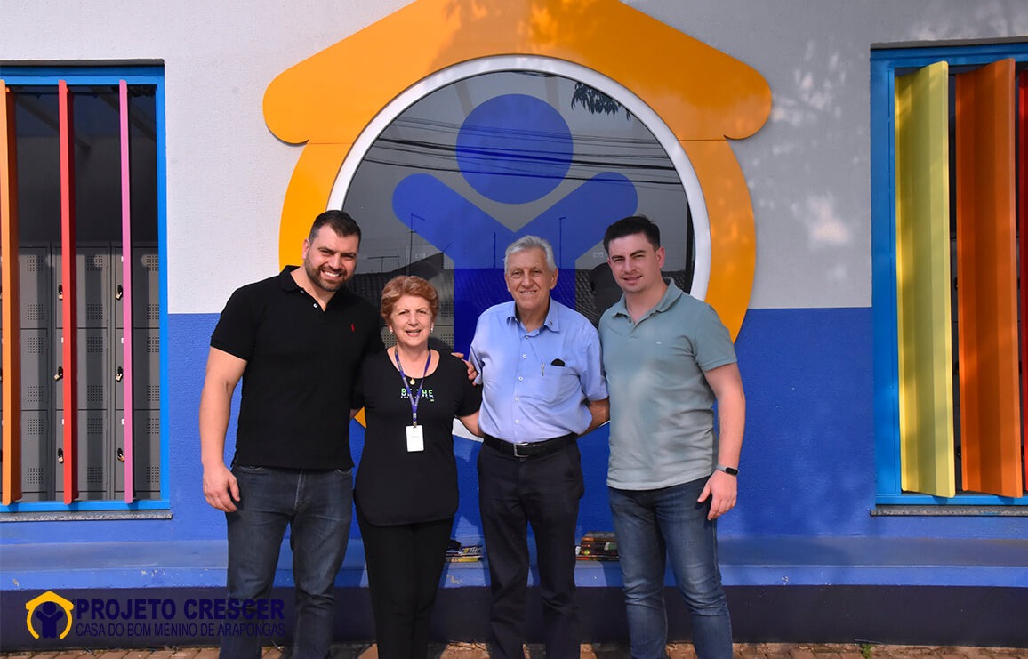 Projeto Crescer recebe a visita de Guilherme Piratello assessor do vice-governador do Paraná Projeto Crescer recebe a visita de Guilherme Piratello assessor do vice-governador do Paraná